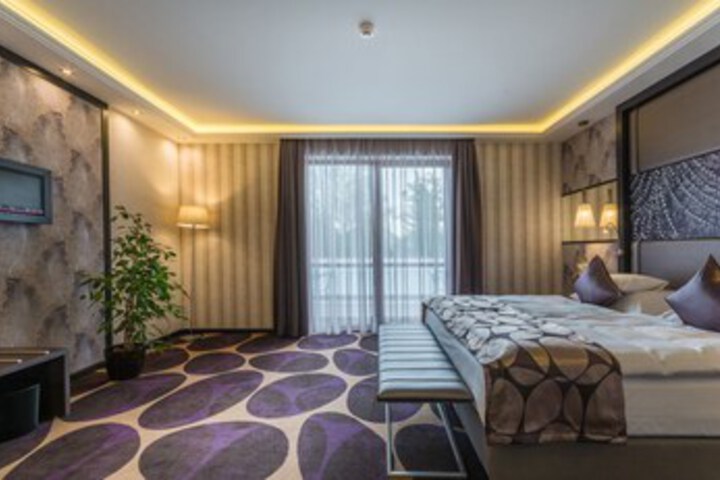 Room 28 of 42