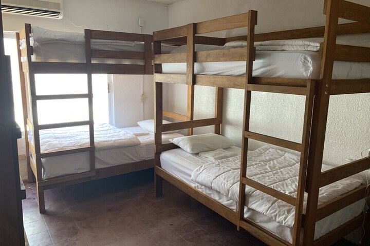 Room 7 of 25