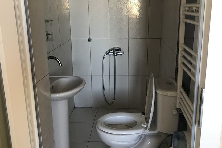 Room 25 of 47