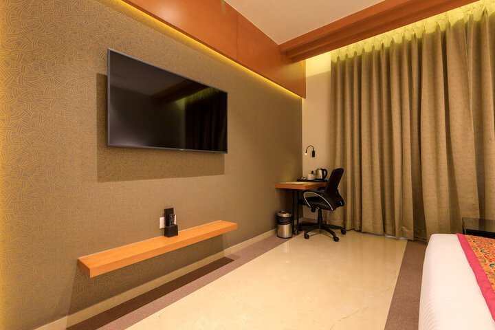 Room 6 of 31