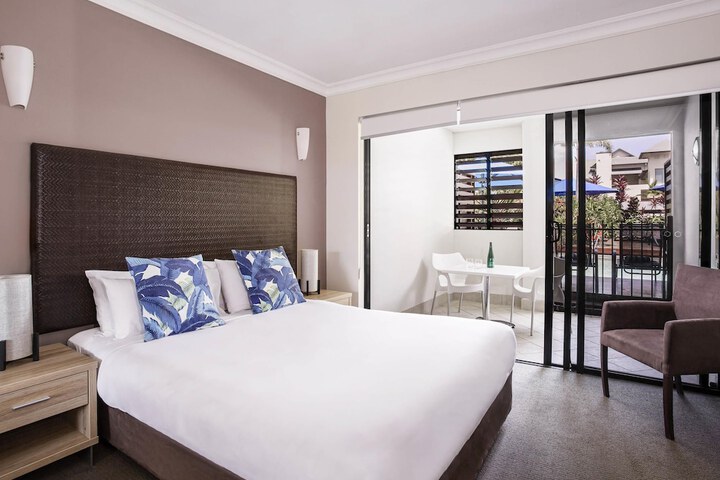 Room 13 of 34