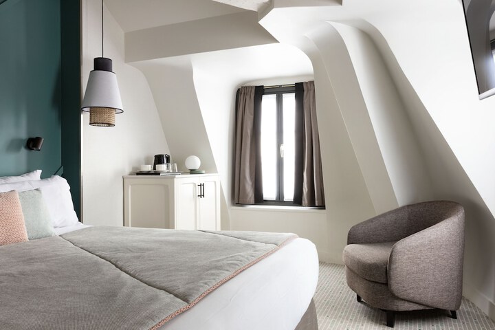 Room 25 of 46