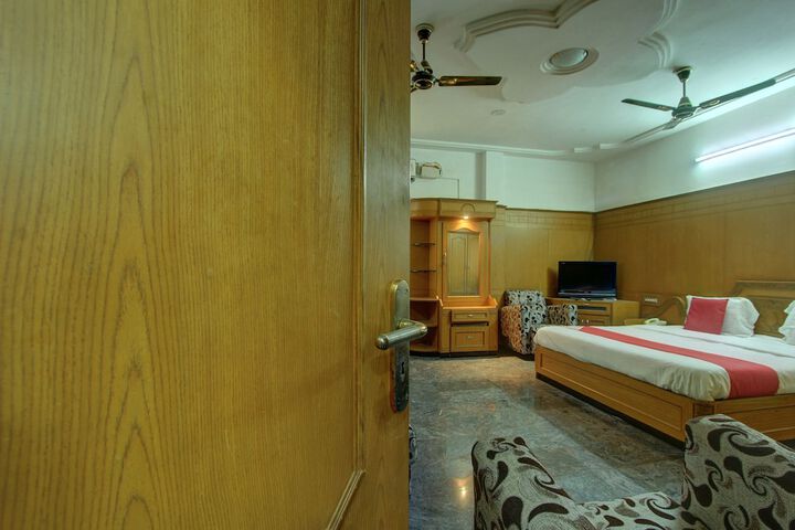 Room 15 of 25