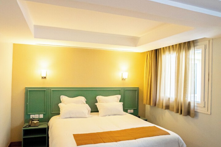 Room 10 of 47