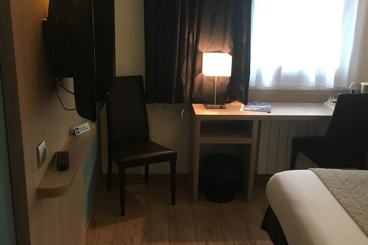 Room 8 of 51