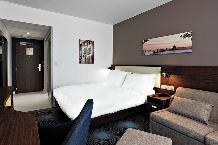 Room 15 of 64