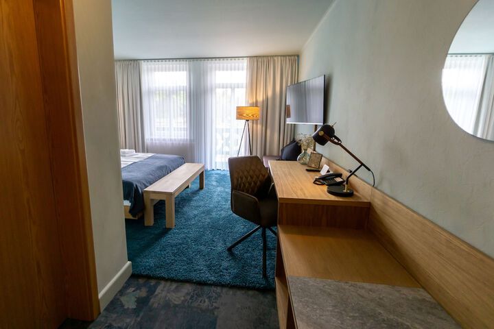 Room 27 of 132
