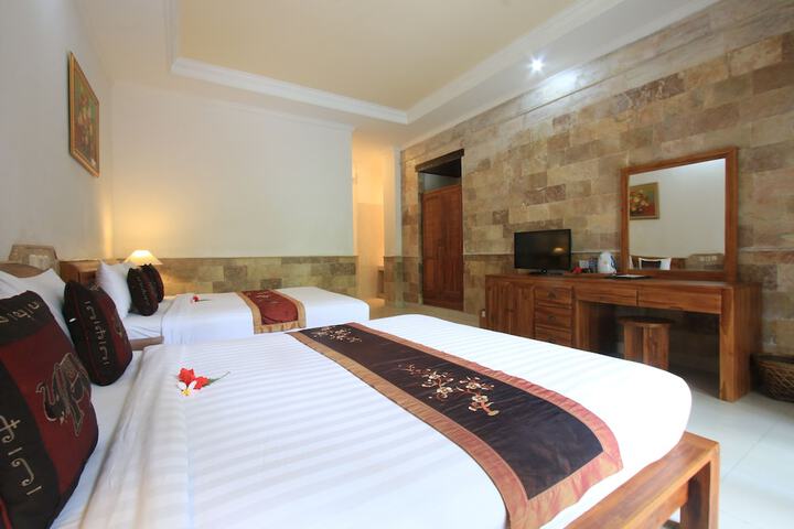 Room 10 of 213