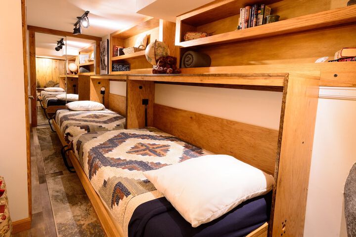 Room 73 of 156
