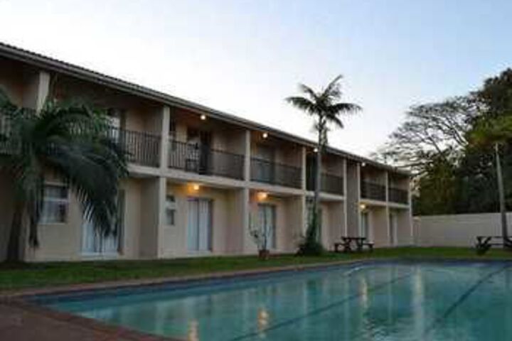 Hotel Pool