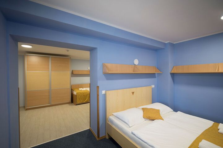 Room 12 of 69