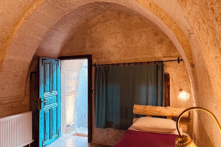 Room 42 of 70