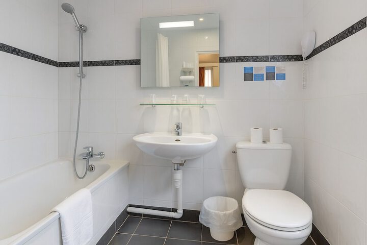 Room 15 of 20