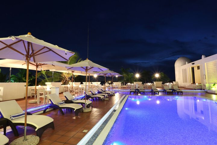 Pool 41 of 64