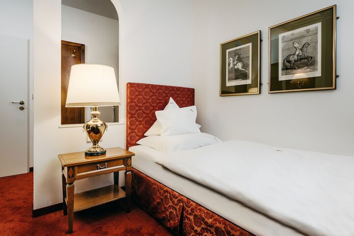 Room 7 of 26