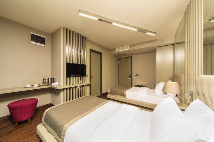 Room 13 of 39