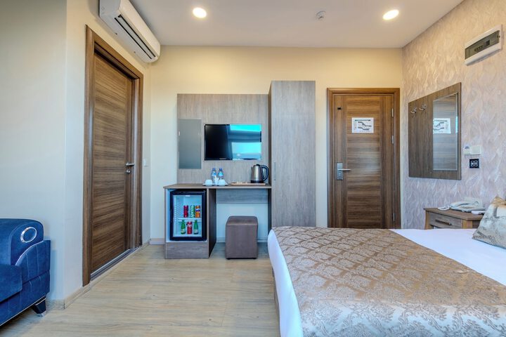 Room 16 of 113
