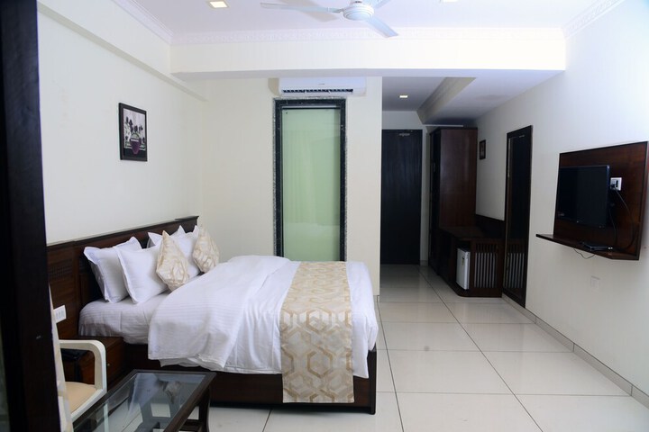 Room 19 of 116