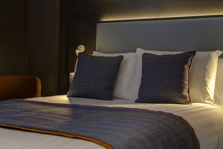 Room 3 of 47
