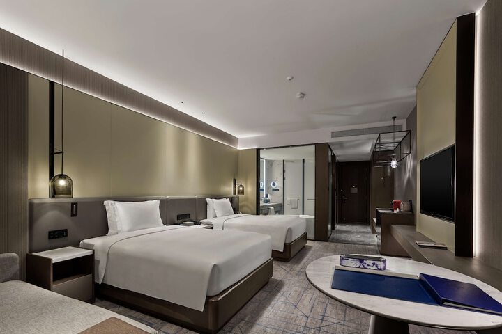 Room 26 of 63