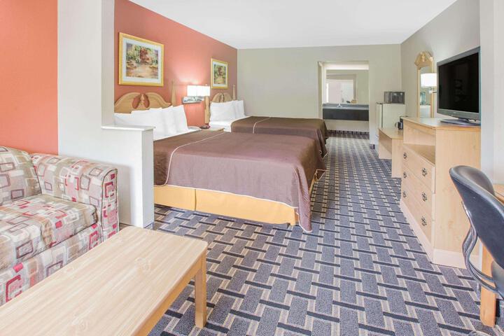 Double Accessible King Size Bed (6 of 13)