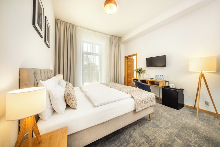Room 14 of 34