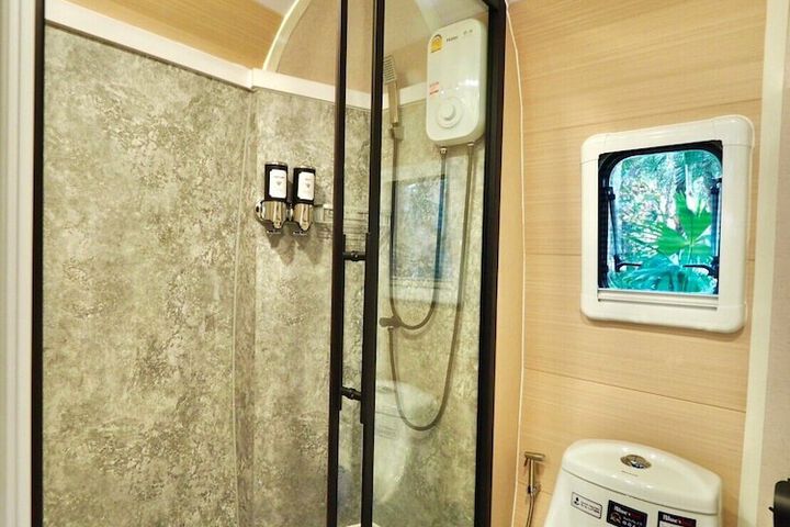 Room 135 of 194