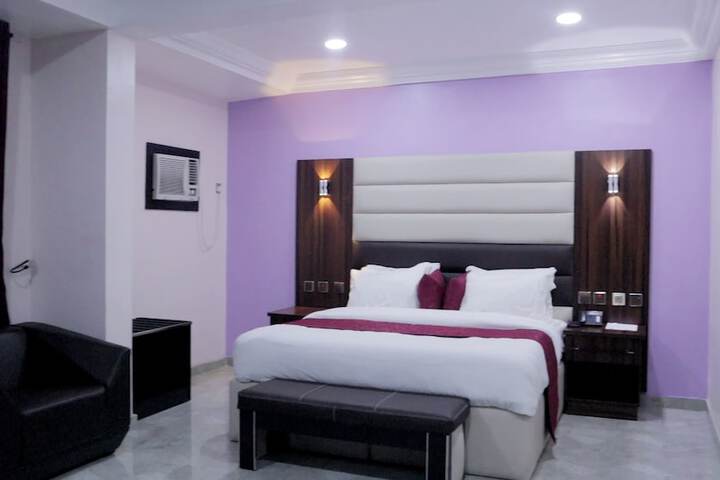 Room 26 of 82