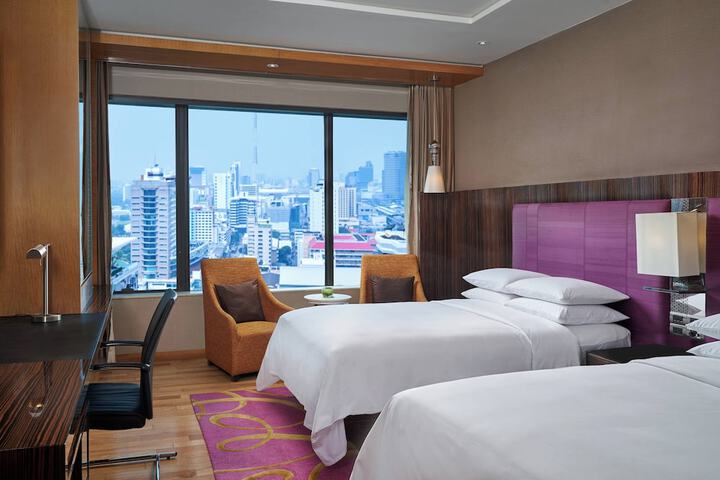 Room 25 of 122