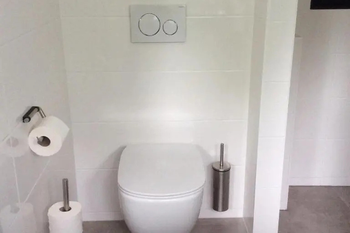 Room 8 of 8