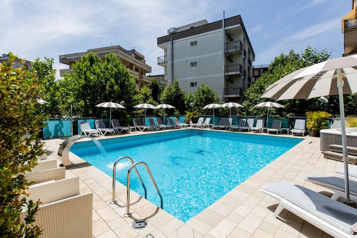 Pool 37 of 76
