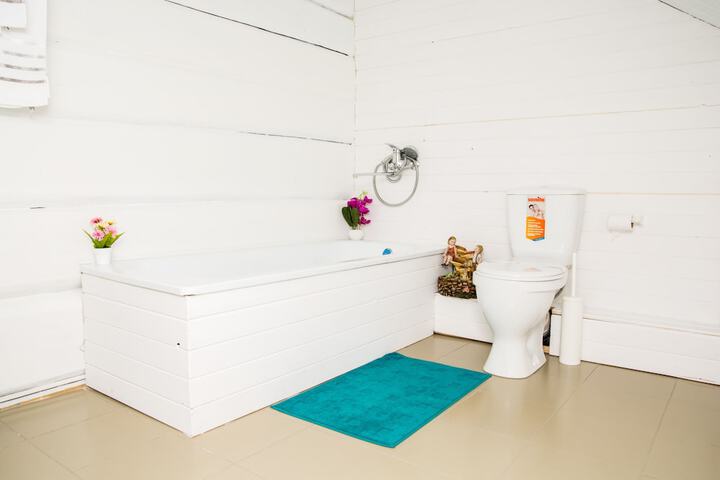 Room 4 of 12