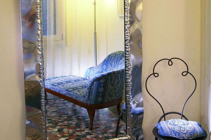 Room 14 of 103