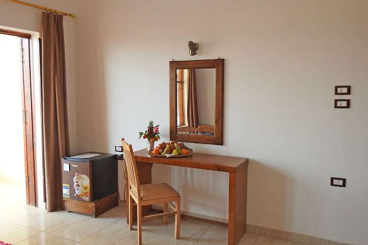 Room 19 of 164