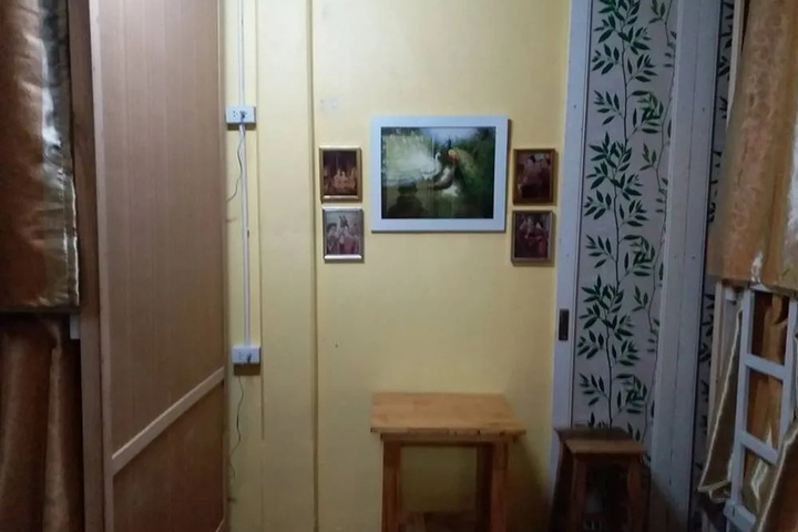 Room 15 of 48