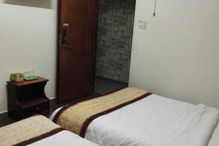 Room 4 of 15