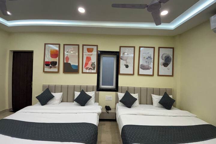Room 6 of 20