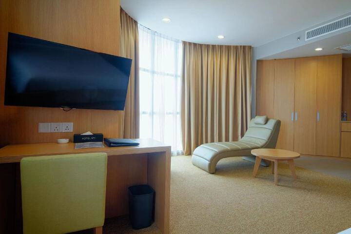 Room 21 of 42