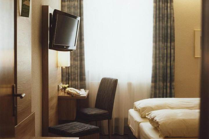 Room 39 of 73