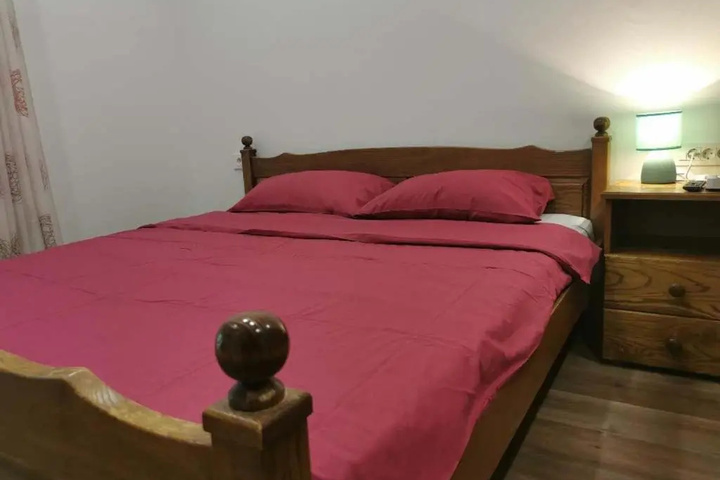 Room 3 of 9