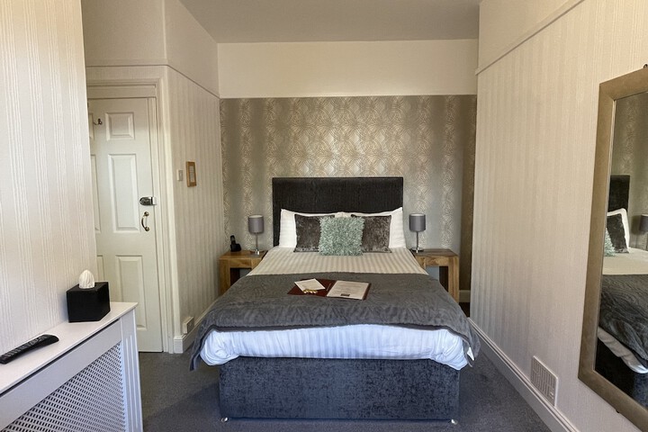 Room 25 of 60