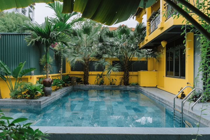 Pool 53 of 91