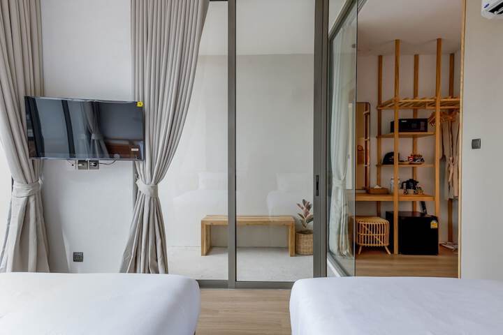 Room 6 of 40