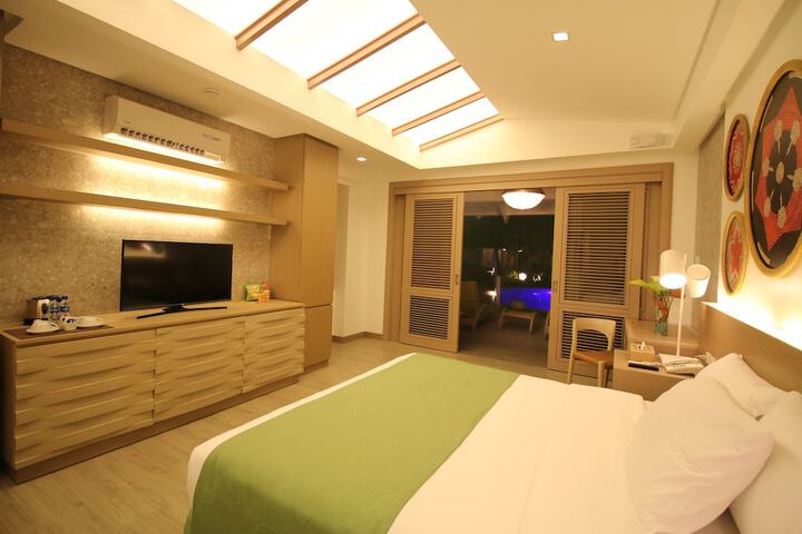Room 7 of 68