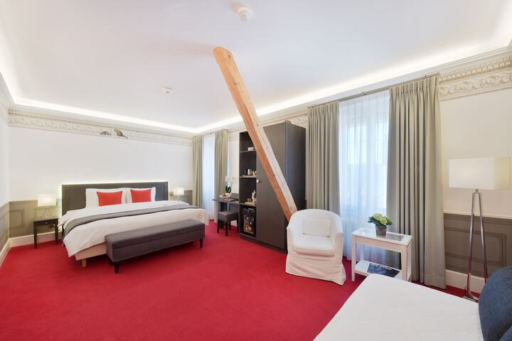 Room 31 of 63