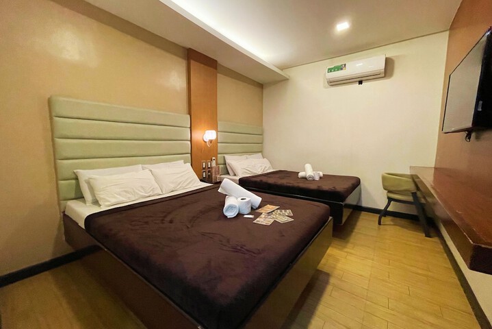 Room 15 of 73