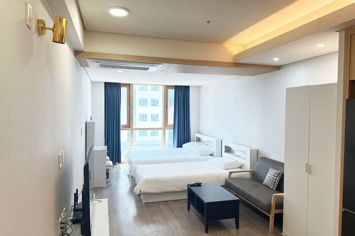 Room 47 of 77