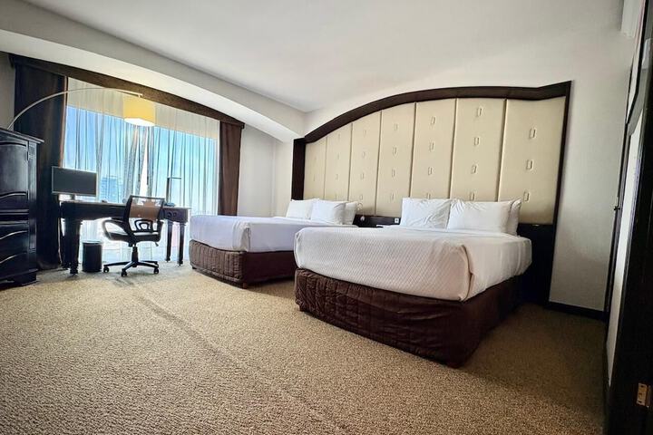 Room 7 of 33