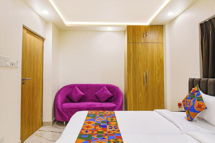 Room 11 of 36