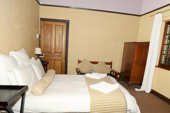 Room 9 of 50